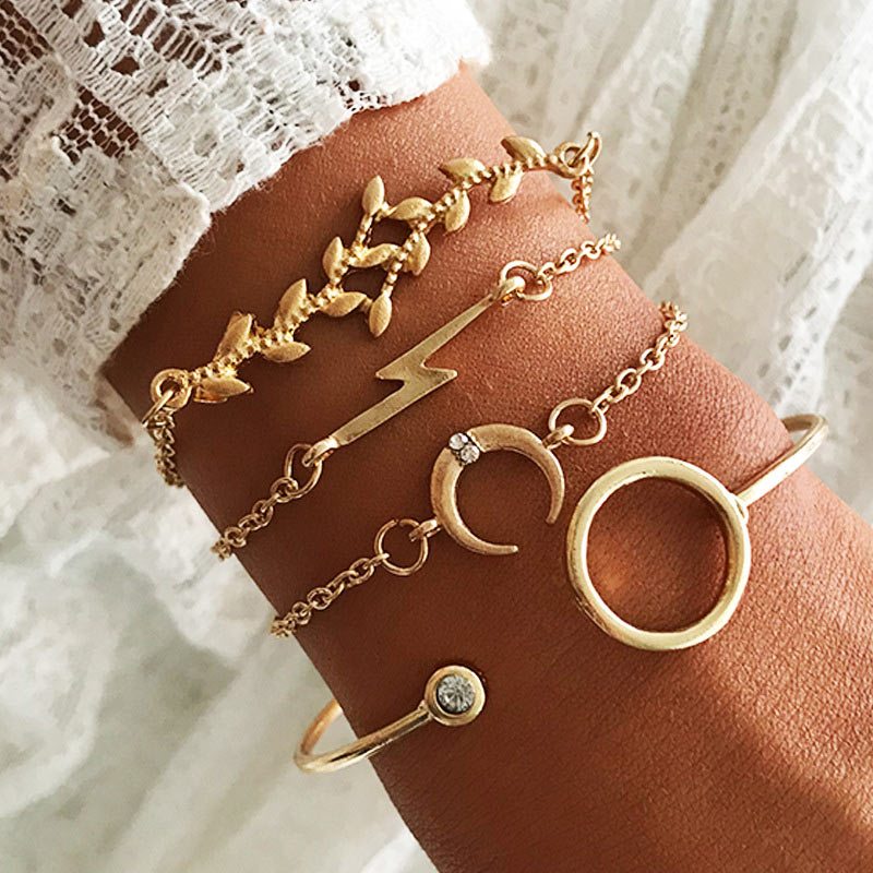 4PCS Moon Decor Studded Bracelet Set