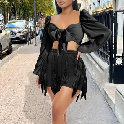 Solid Lantern Sleeve Crop Top & Tassel Design Shorts Set